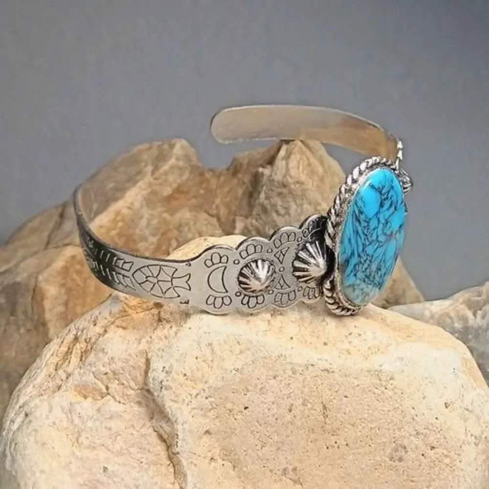 Vintage 70s Silver tone Southwestern Cuff Bracelet